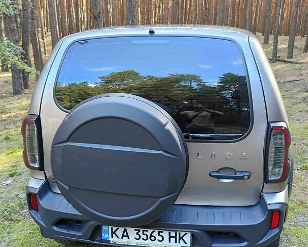 Сірий ВАЗ 2123 Niva, об'ємом двигуна 1.69 л та пробігом 60 тис. км за 11500 $, фото 21 на Automoto.ua