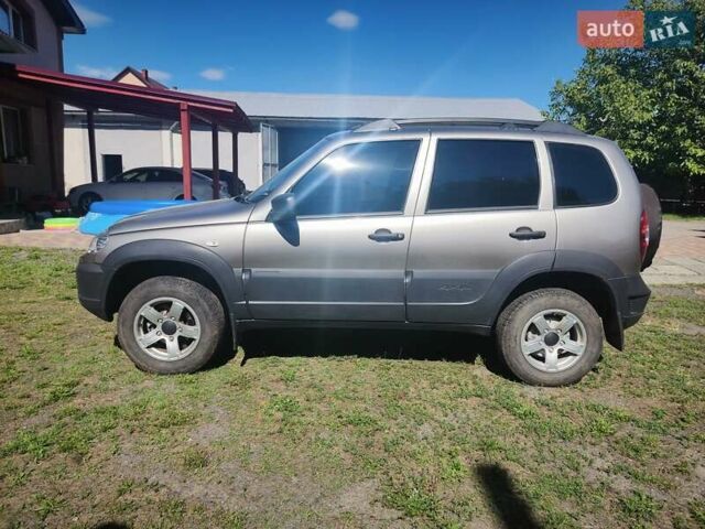 Серый ВАЗ 2123 Niva, объемом двигателя 1.7 л и пробегом 11 тыс. км за 13500 $, фото 4 на Automoto.ua