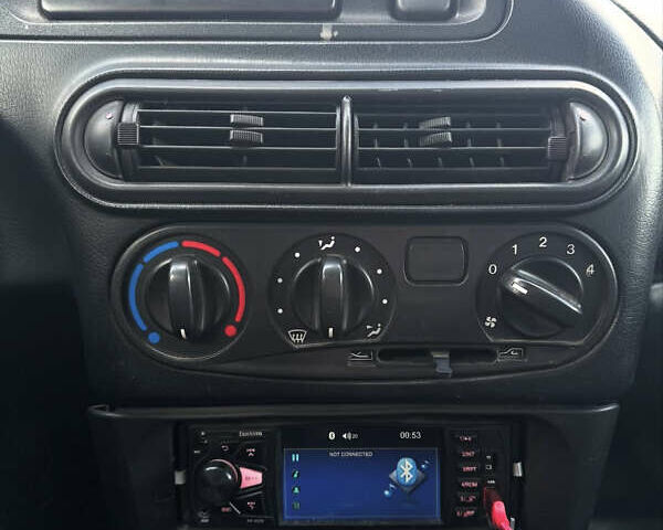 Зелений ВАЗ 2123 Niva, об'ємом двигуна 1.69 л та пробігом 127 тис. км за 2200 $, фото 9 на Automoto.ua