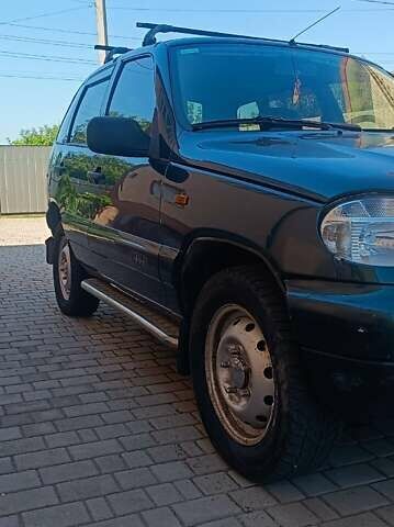 Зелений ВАЗ 2123 Niva, об'ємом двигуна 1.69 л та пробігом 316 тис. км за 3200 $, фото 12 на Automoto.ua