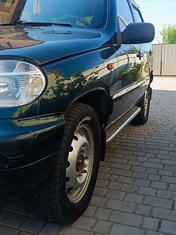 Зелений ВАЗ 2123 Niva, об'ємом двигуна 1.69 л та пробігом 316 тис. км за 3200 $, фото 1 на Automoto.ua