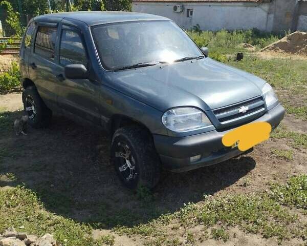 Зелений ВАЗ 2123 Niva, об'ємом двигуна 1.69 л та пробігом 300 тис. км за 4300 $, фото 3 на Automoto.ua