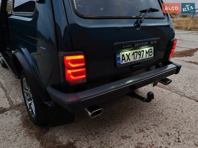 Зеленый ВАЗ 2123 Niva, объемом двигателя 1.69 л и пробегом 250 тыс. км за 4450 $, фото 3 на Automoto.ua