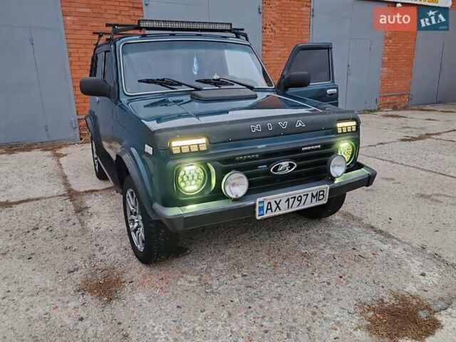 Зеленый ВАЗ 2123 Niva, объемом двигателя 1.69 л и пробегом 250 тыс. км за 4450 $, фото 2 на Automoto.ua