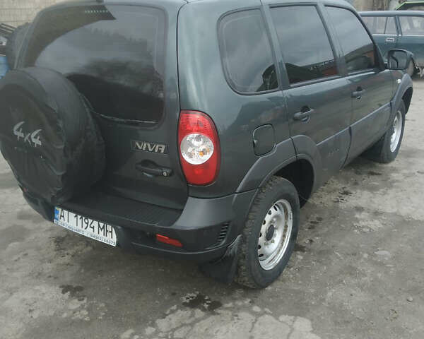 Зелений ВАЗ 2123 Niva, об'ємом двигуна 1.69 л та пробігом 120 тис. км за 9500 $, фото 1 на Automoto.ua