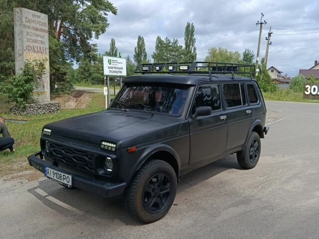Чорний ВАЗ 2131 Нива, об'ємом двигуна 1.8 л та пробігом 100 тис. км за 3000 $, фото 2 на Automoto.ua