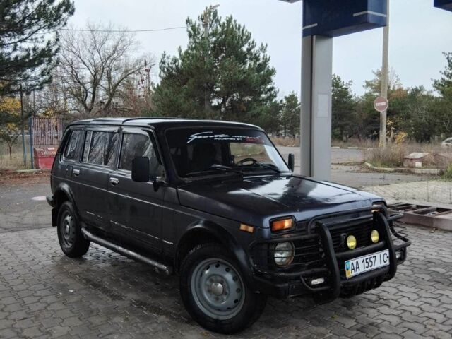 Фиолетовый ВАЗ 2131 Нива, объемом двигателя 2 л и пробегом 2 тыс. км за 1650 $, фото 1 на Automoto.ua