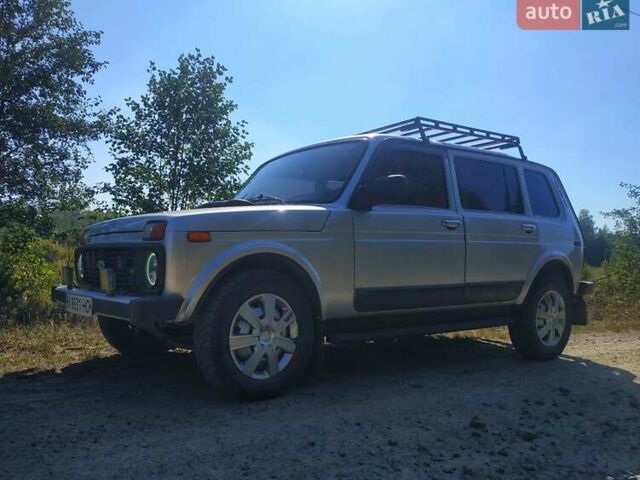 Серый ВАЗ 2131 Нива, объемом двигателя 1.7 л и пробегом 160 тыс. км за 5400 $, фото 4 на Automoto.ua