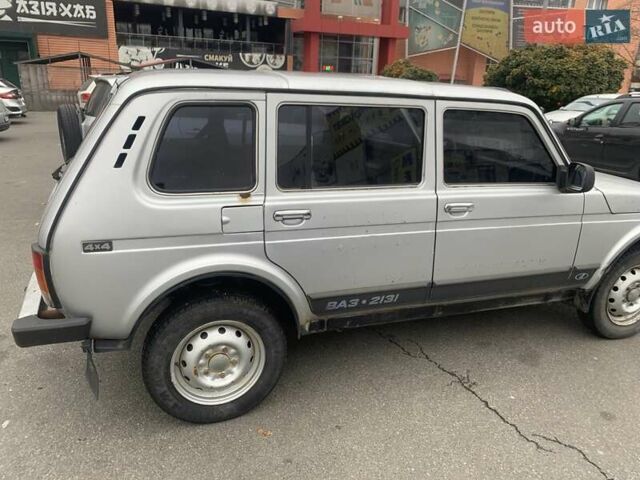 Серый ВАЗ 2131 Нива, объемом двигателя 1.7 л и пробегом 253 тыс. км за 2900 $, фото 4 на Automoto.ua