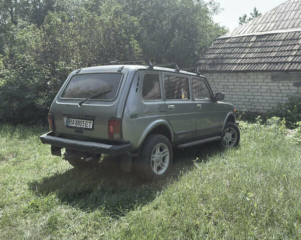 Серый ВАЗ 2131 Нива, объемом двигателя 1.69 л и пробегом 120 тыс. км за 5500 $, фото 5 на Automoto.ua