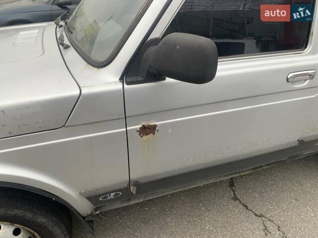 Серый ВАЗ 2131 Нива, объемом двигателя 1.7 л и пробегом 253 тыс. км за 2900 $, фото 9 на Automoto.ua
