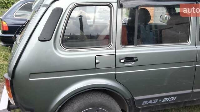 Сірий ВАЗ 2131 Нива, об'ємом двигуна 1.69 л та пробігом 129 тис. км за 5500 $, фото 2 на Automoto.ua