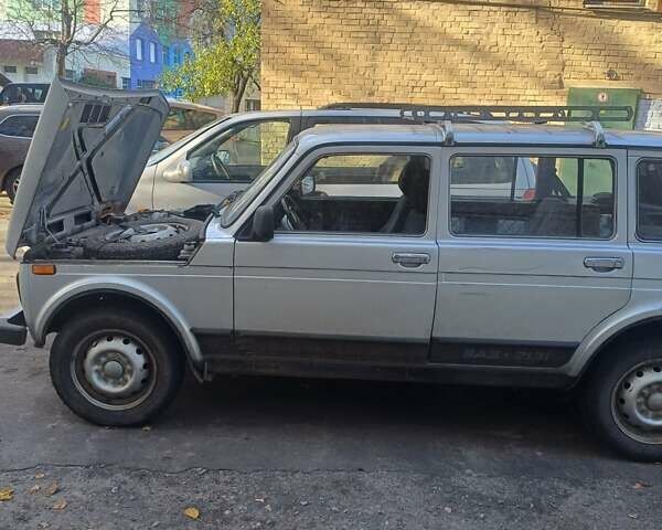 Сірий ВАЗ 2131 Нива, об'ємом двигуна 1.69 л та пробігом 33 тис. км за 8500 $, фото 1 на Automoto.ua