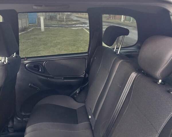 Сірий ВАЗ 2131 Нива, об'ємом двигуна 1.69 л та пробігом 49 тис. км за 12000 $, фото 5 на Automoto.ua