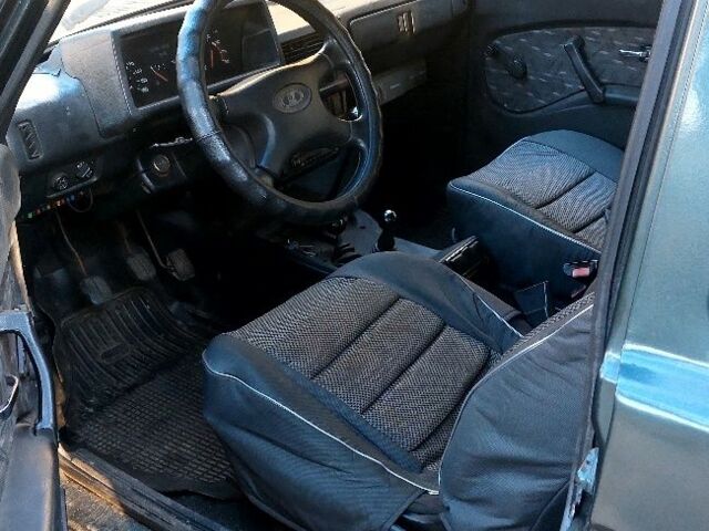 Зелений ВАЗ 2131 Нива, об'ємом двигуна 1.7 л та пробігом 250 тис. км за 2464 $, фото 3 на Automoto.ua