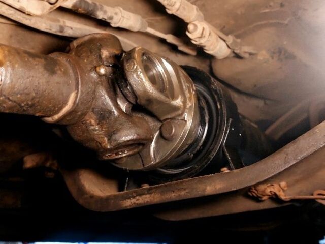 Зелений ВАЗ 2131 Нива, об'ємом двигуна 1.7 л та пробігом 250 тис. км за 2464 $, фото 14 на Automoto.ua