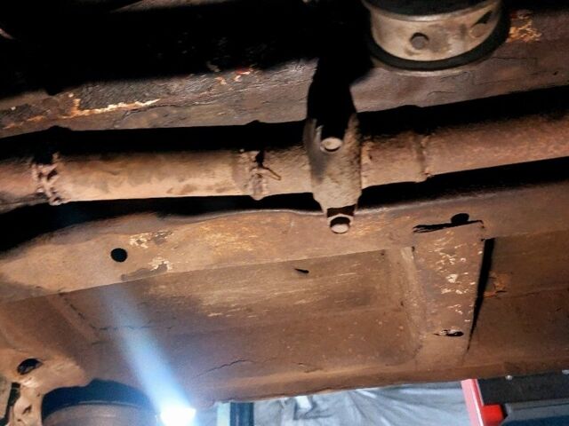 Зелений ВАЗ 2131 Нива, об'ємом двигуна 1.7 л та пробігом 250 тис. км за 2464 $, фото 19 на Automoto.ua