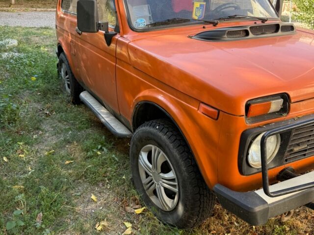 Помаранчевий ВАЗ 2131 Нива, об'ємом двигуна 1.6 л та пробігом 277 тис. км за 1800 $, фото 2 на Automoto.ua