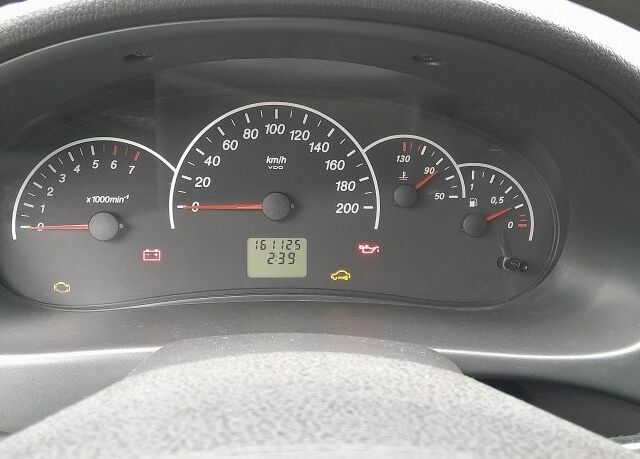 Білий ВАЗ 2170 Priora, об'ємом двигуна 1.6 л та пробігом 160 тис. км за 2500 $, фото 5 на Automoto.ua