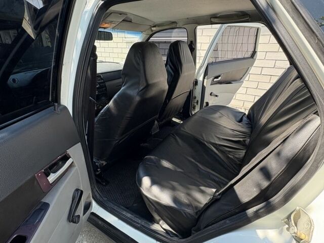 Білий ВАЗ 2170 Priora, об'ємом двигуна 1.6 л та пробігом 180 тис. км за 2900 $, фото 6 на Automoto.ua