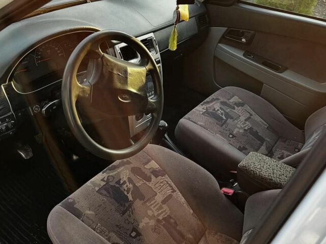 Белый ВАЗ 2170 Priora, объемом двигателя 1.6 л и пробегом 260 тыс. км за 1750 $, фото 8 на Automoto.ua