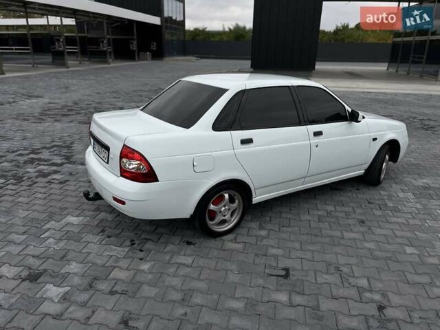 Білий ВАЗ 2170 Priora, об'ємом двигуна 1.6 л та пробігом 299 тис. км за 2990 $, фото 7 на Automoto.ua