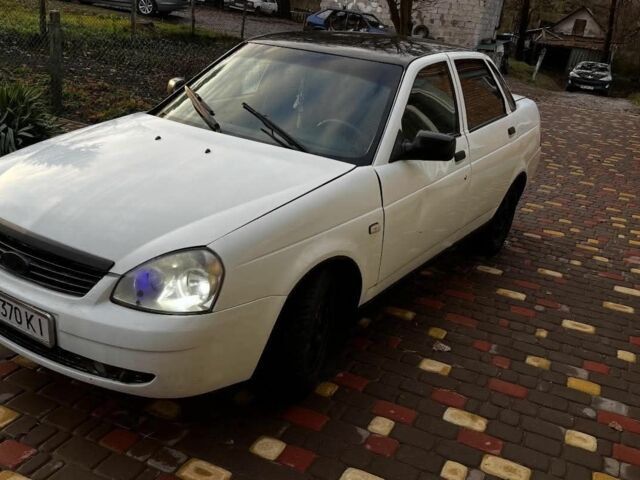 Белый ВАЗ 2170 Priora, объемом двигателя 1.6 л и пробегом 260 тыс. км за 1750 $, фото 2 на Automoto.ua