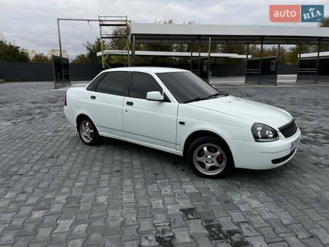 Білий ВАЗ 2170 Priora, об'ємом двигуна 1.6 л та пробігом 299 тис. км за 2990 $, фото 6 на Automoto.ua