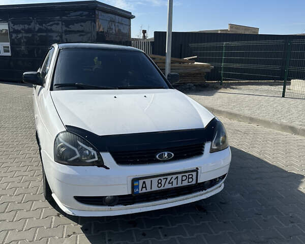 Белый ВАЗ 2170 Priora, объемом двигателя 1.6 л и пробегом 198 тыс. км за 2900 $, фото 1 на Automoto.ua