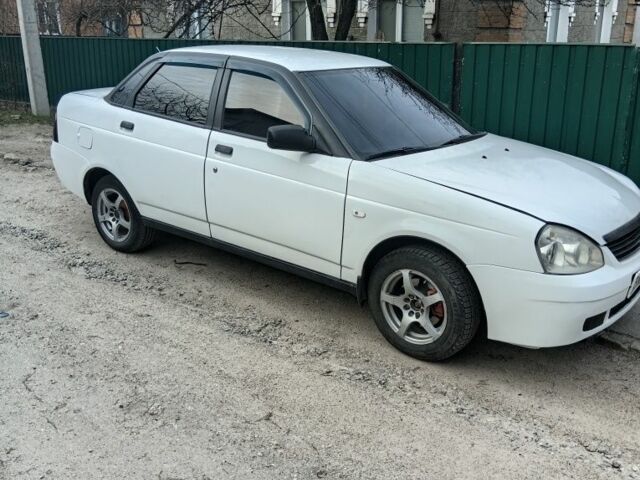 Білий ВАЗ 2170 Priora, об'ємом двигуна 1.6 л та пробігом 200 тис. км за 1700 $, фото 1 на Automoto.ua