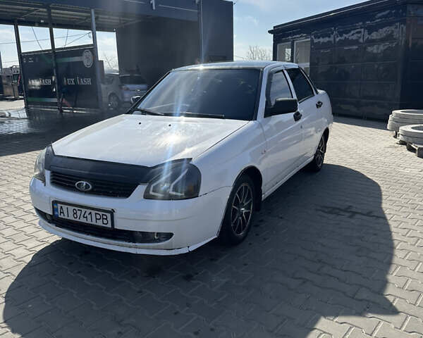 Белый ВАЗ 2170 Priora, объемом двигателя 1.6 л и пробегом 198 тыс. км за 2900 $, фото 3 на Automoto.ua