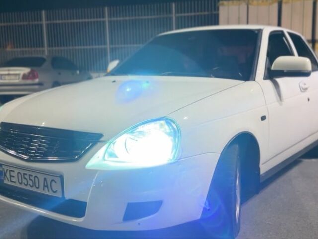 Белый ВАЗ 2170 Priora, объемом двигателя 1.6 л и пробегом 193 тыс. км за 3400 $, фото 6 на Automoto.ua