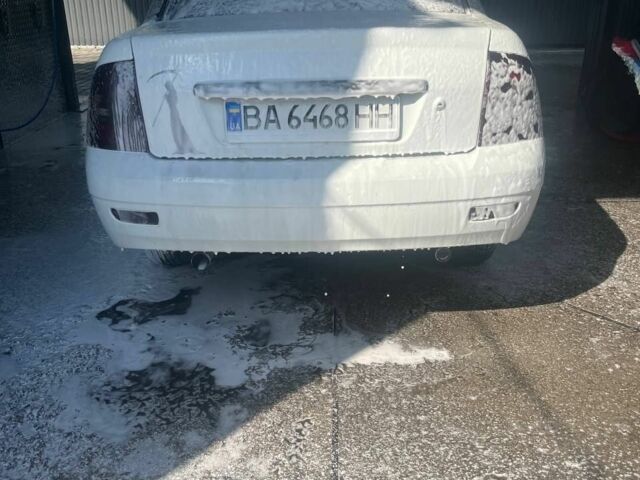 Білий ВАЗ 2170 Priora, об'ємом двигуна 1.6 л та пробігом 150 тис. км за 1954 $, фото 3 на Automoto.ua