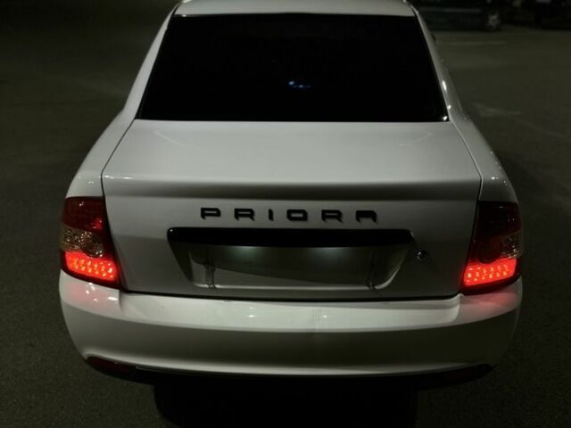 Белый ВАЗ 2170 Priora, объемом двигателя 1.6 л и пробегом 193 тыс. км за 3400 $, фото 1 на Automoto.ua