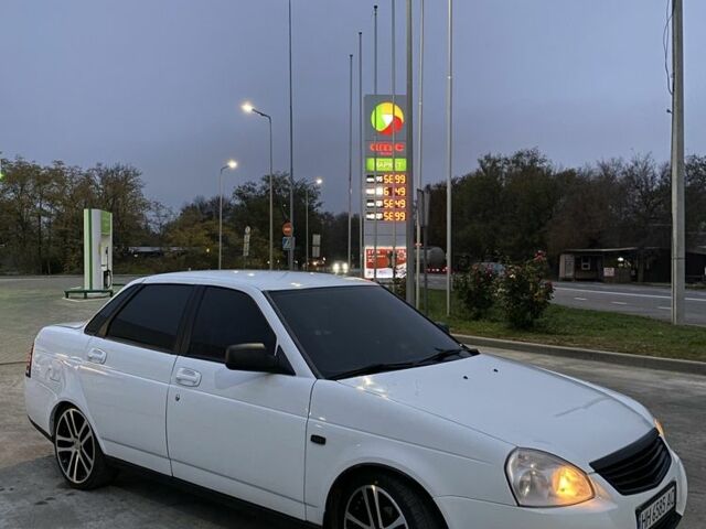 Белый ВАЗ 2170 Priora, объемом двигателя 1.6 л и пробегом 230 тыс. км за 4500 $, фото 5 на Automoto.ua