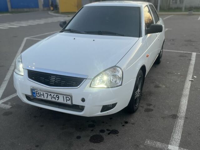 Белый ВАЗ 2170 Priora, объемом двигателя 1.6 л и пробегом 112 тыс. км за 2800 $, фото 1 на Automoto.ua