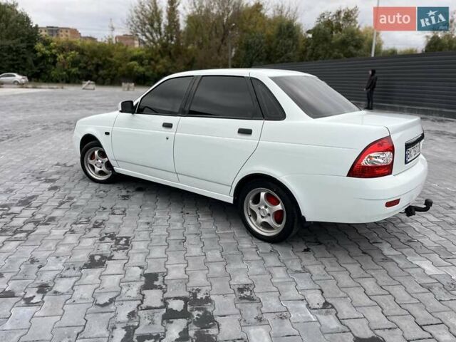 Білий ВАЗ 2170 Priora, об'ємом двигуна 1.6 л та пробігом 299 тис. км за 2990 $, фото 17 на Automoto.ua