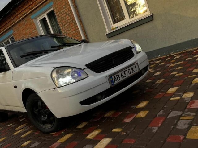 Белый ВАЗ 2170 Priora, объемом двигателя 1.6 л и пробегом 260 тыс. км за 1750 $, фото 1 на Automoto.ua