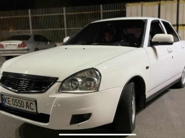 Белый ВАЗ 2170 Priora, объемом двигателя 1.6 л и пробегом 193 тыс. км за 3400 $, фото 5 на Automoto.ua