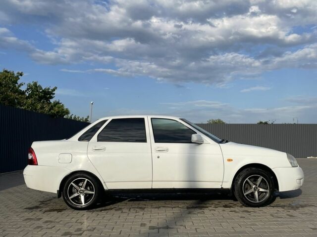 Білий ВАЗ 2170 Priora, об'ємом двигуна 1.6 л та пробігом 315 тис. км за 2560 $, фото 4 на Automoto.ua