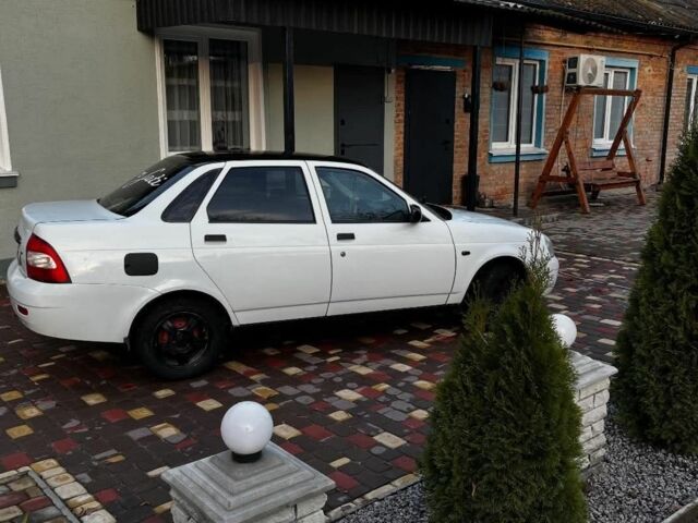 Белый ВАЗ 2170 Priora, объемом двигателя 1.6 л и пробегом 260 тыс. км за 1750 $, фото 5 на Automoto.ua
