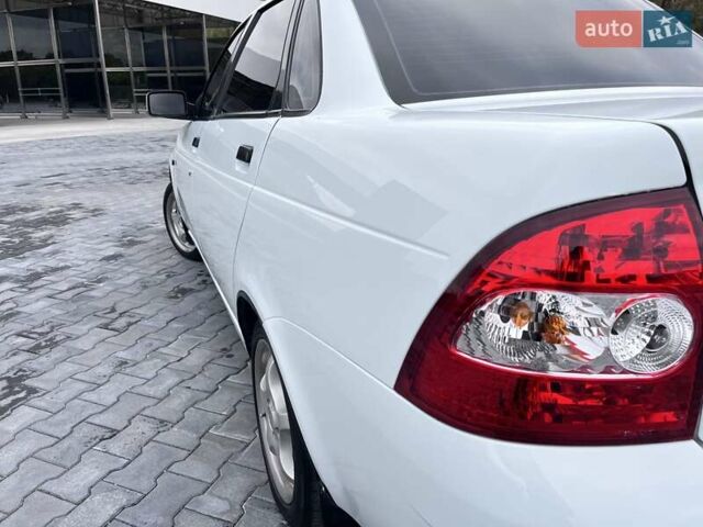 Білий ВАЗ 2170 Priora, об'ємом двигуна 1.6 л та пробігом 299 тис. км за 2990 $, фото 18 на Automoto.ua