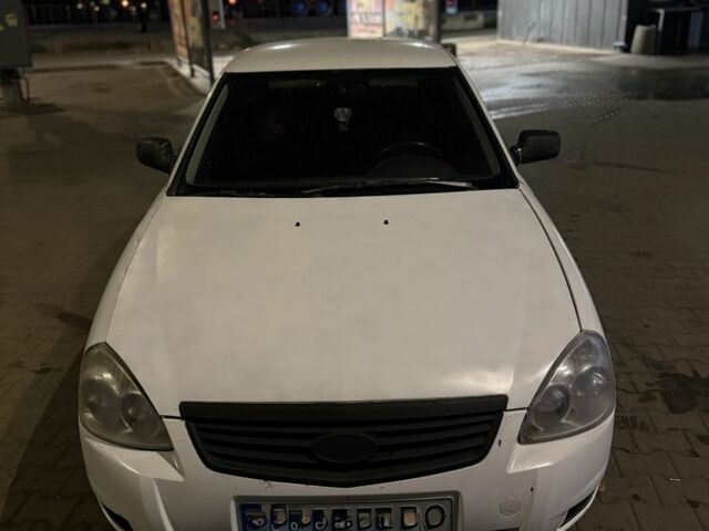 Белый ВАЗ 2170 Priora, объемом двигателя 1.6 л и пробегом 223 тыс. км за 1900 $, фото 1 на Automoto.ua