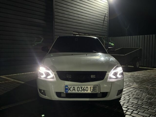 Белый ВАЗ 2170 Priora, объемом двигателя 1.6 л и пробегом 202 тыс. км за 3200 $, фото 1 на Automoto.ua