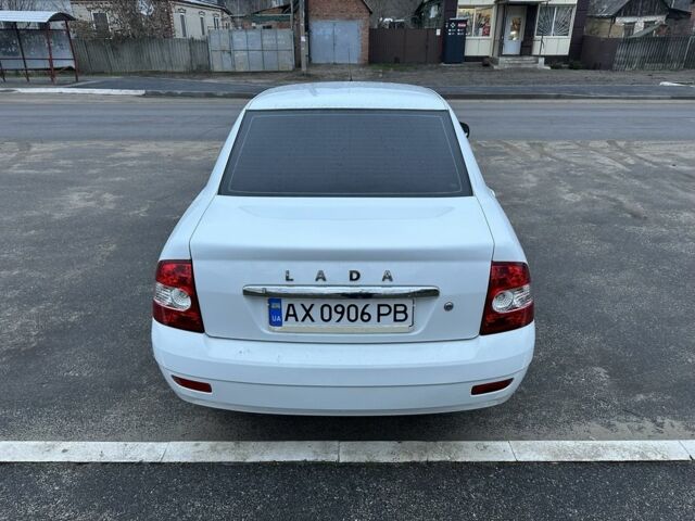 Белый ВАЗ 2170 Priora, объемом двигателя 1.6 л и пробегом 145 тыс. км за 3100 $, фото 3 на Automoto.ua