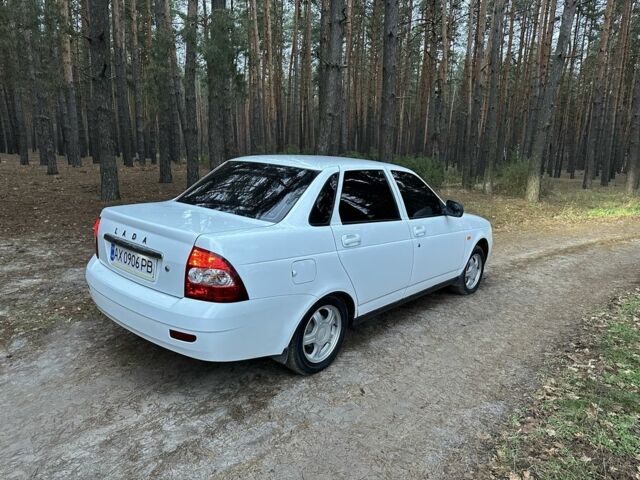 Белый ВАЗ 2170 Priora, объемом двигателя 1.6 л и пробегом 145 тыс. км за 3100 $, фото 6 на Automoto.ua