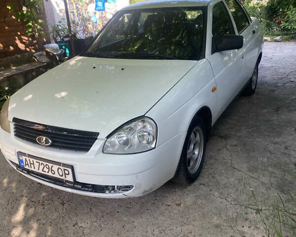 Білий ВАЗ 2170 Priora, об'ємом двигуна 1.6 л та пробігом 151 тис. км за 2700 $, фото 1 на Automoto.ua