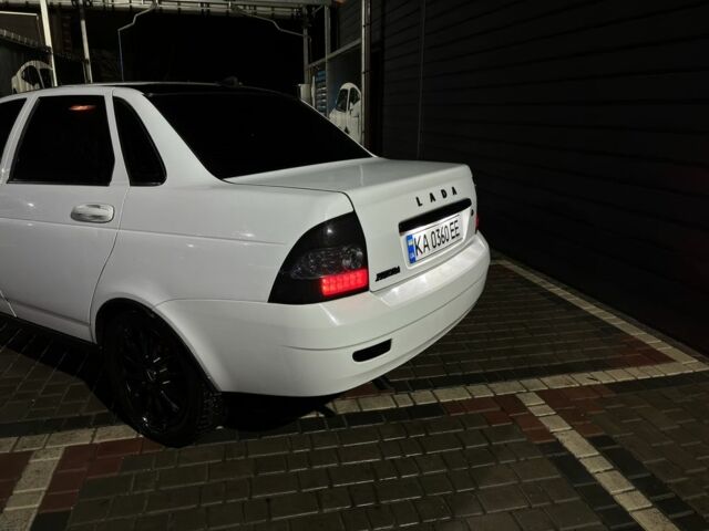 Белый ВАЗ 2170 Priora, объемом двигателя 1.6 л и пробегом 202 тыс. км за 3200 $, фото 6 на Automoto.ua