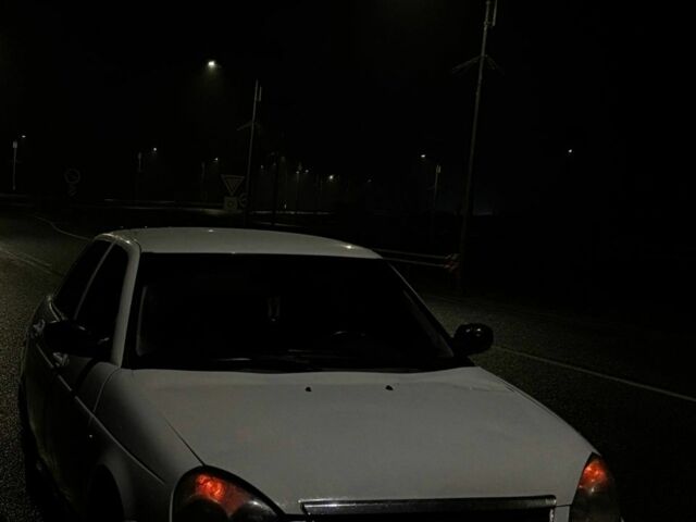 Белый ВАЗ 2170 Priora, объемом двигателя 1.6 л и пробегом 240 тыс. км за 2000 $, фото 5 на Automoto.ua