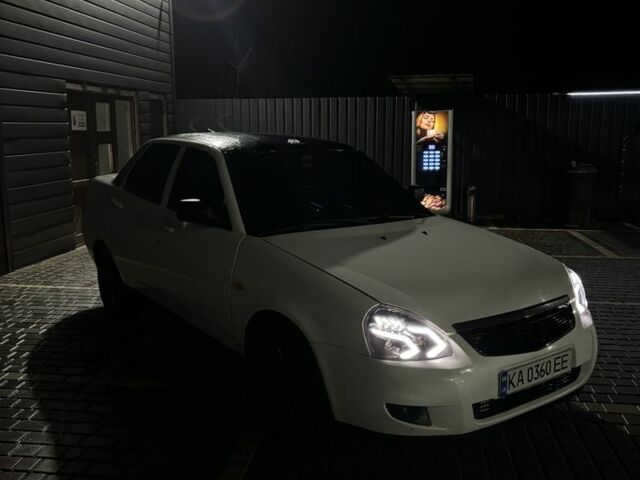 Белый ВАЗ 2170 Priora, объемом двигателя 1.6 л и пробегом 202 тыс. км за 3200 $, фото 2 на Automoto.ua